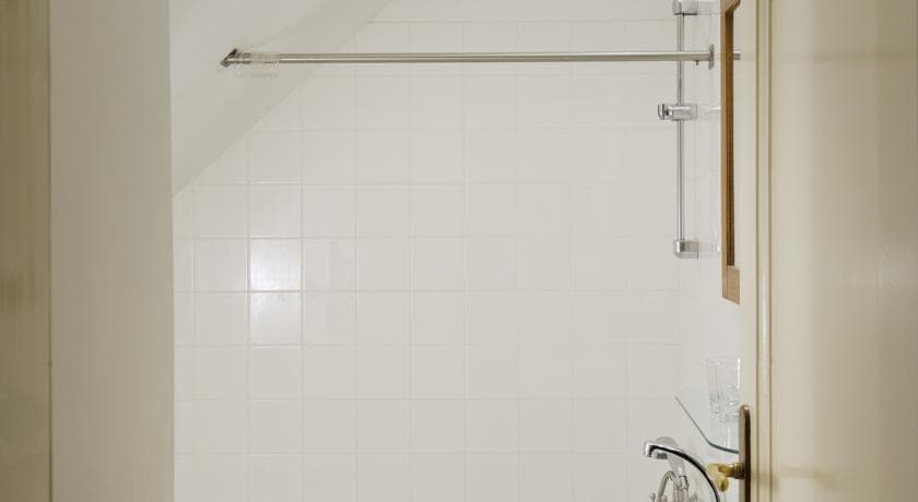 B&B ODDAJANJE SOB, PETRA VARL, LJUBLJANA