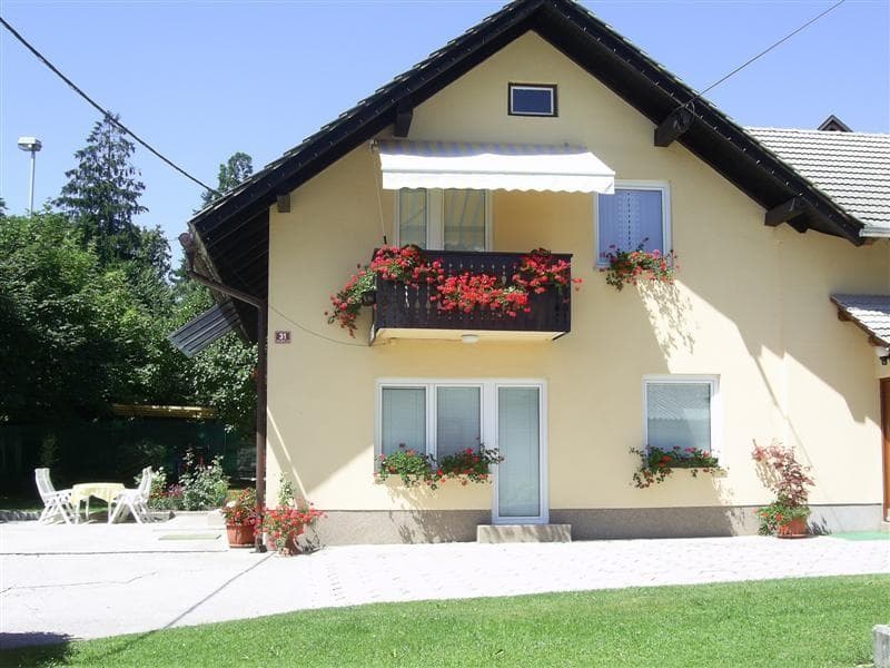 SOBE RENATA, BLED