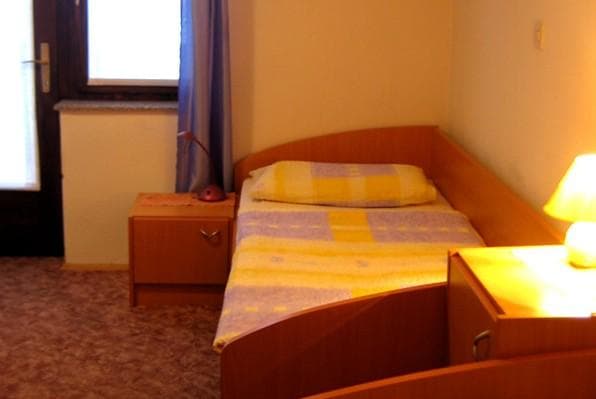 SOBE PRI LOVRIŽU, KOBARID