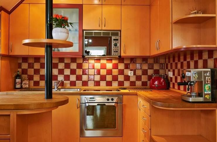 APARTMAJI SMUK, TREBNJE