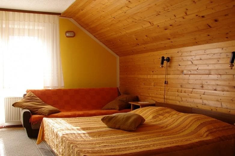 APARTMAJI KOZELJ, ZGORNJE GORJE