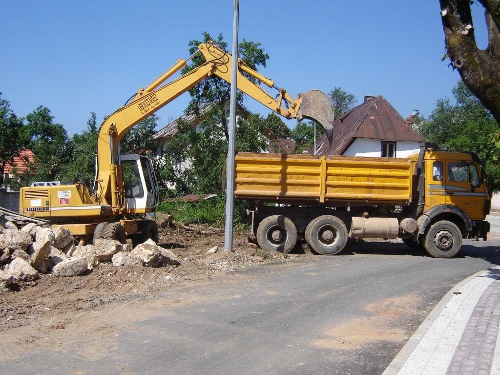 RESINOVIČ -KOZINA, AVTOPREVOZ IN STORITVE Z GRADBENO MEHANIZACIJO, OBROV