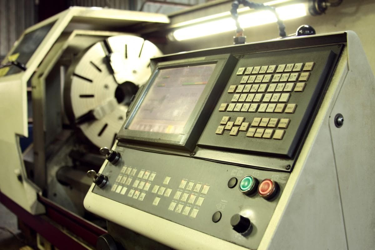 NAVADNO STRUŽENJE IN CNC STRUŽENJE