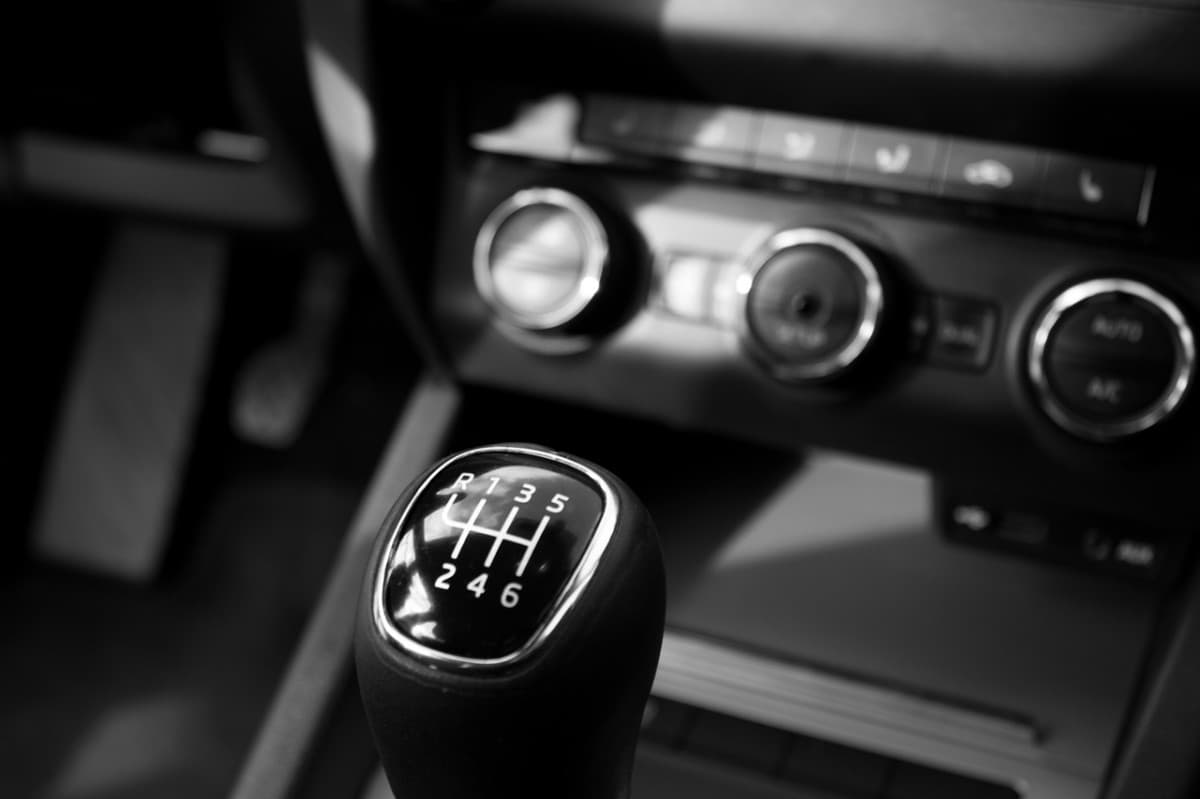 AVTOMEHANIČNA DELAVNICA, SERVIS VOZIL, POPRAVILA MOTORJEV IN MENJALNIKOV, MARIBOR