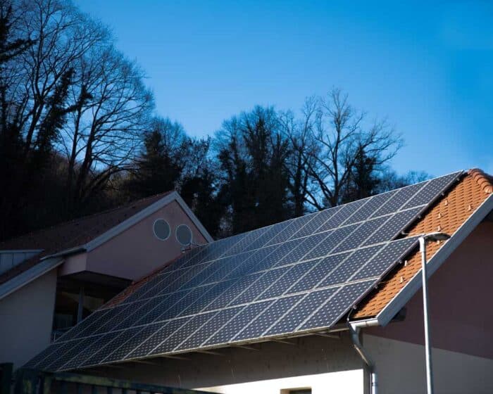 ELEKTRO INŠTALACIJE RAZLIČNE DIMENZIJE FOTOVOLTAIČNIH PANELOV