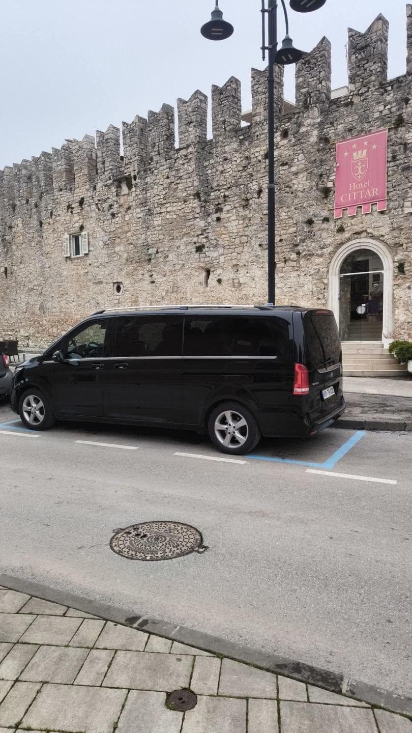 PETKA PREVOZI – KOMBI PREVOZI, LETALIŠKI IN POSLOVNI PREVOZI