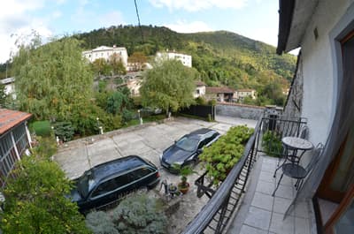 APARTMAJI Z ZAJTRKOM VIPAVA, KOREN