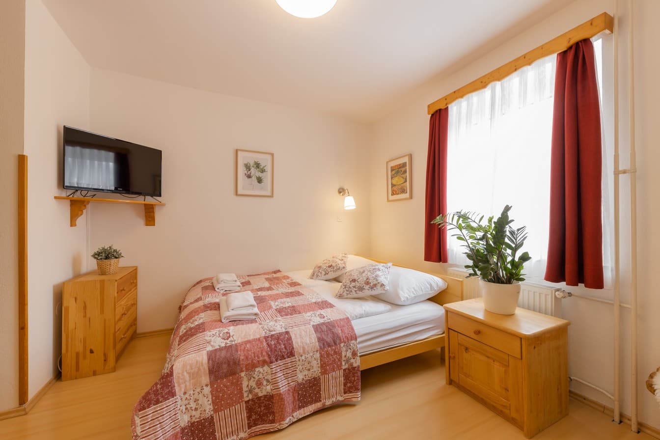 STUDIO FOR TWO PEOPLE
