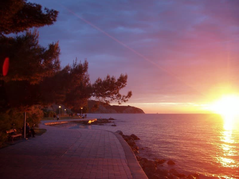 APARTMAJI OB MORJU IZOLA