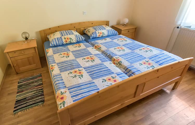 APARTMAJI PRI SMUČIŠČU STARI VRH