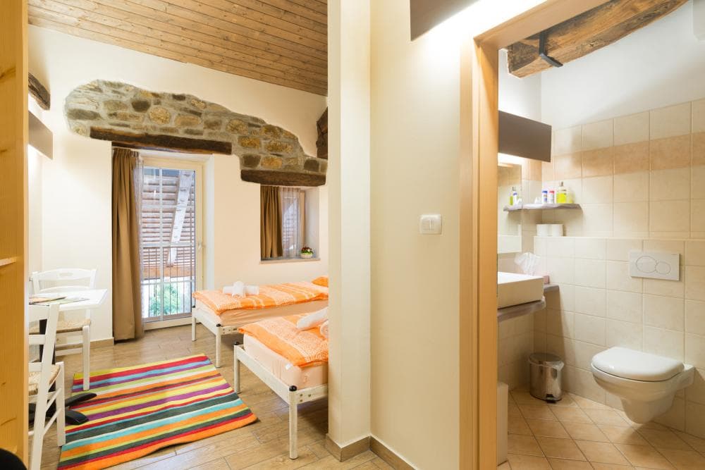 APARTMENTS NOVA GORICA APARTMAJI KOŠUTA ELIZABETA KOŠUTA
