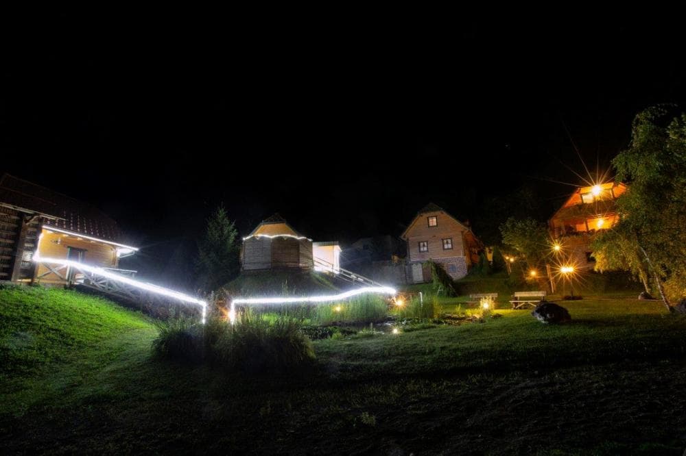 APARTMAJI, APARTMENTS WELLNESS MOZIRJE, CAMPSITE, CAMPERS, KAMP