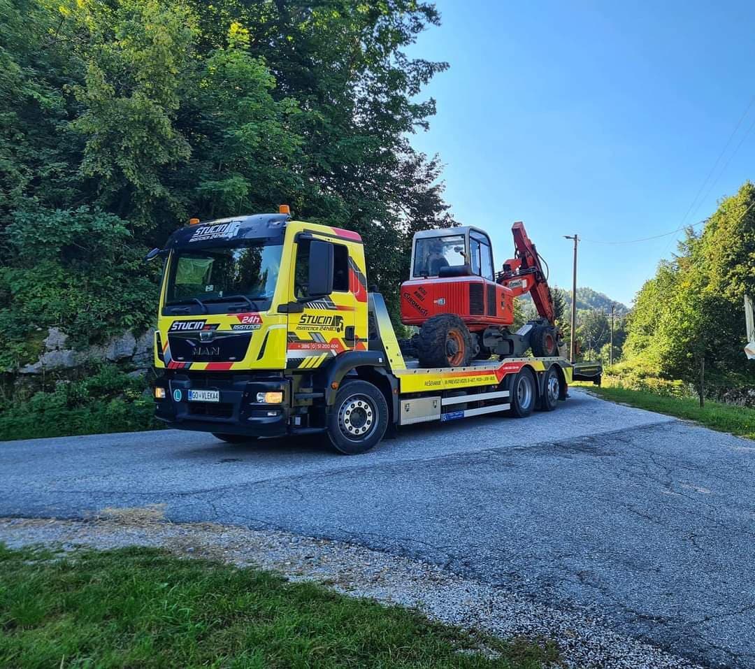 AVTOVLEKA IN POPRAVILA ŠTUCIN, VIPAVA, VIPAVSKA DOLINA