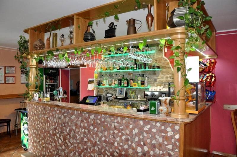 BANDER BAR, BAR V MESTU, LOKAL S KONCERTI, PRENOS ŠPORTA, ZAJTRKI, PRIGRIZKI - BANDER BAR, KOPER