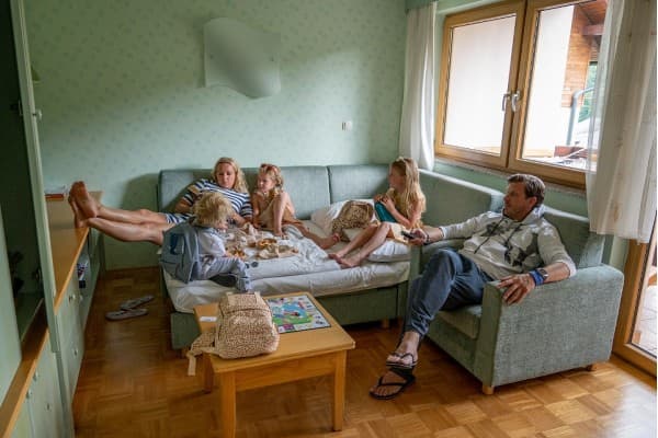 BAZENI IN WELLNESS, APARTMAJI, RESTAVRACIJA, PLAVALNI TEČAJ, KAMNIK, TERME SNOVIK