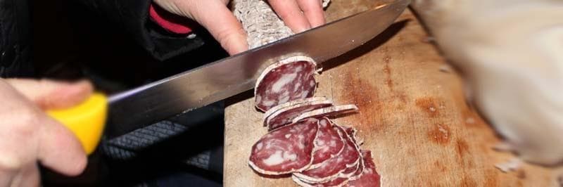 KRAS DEGUSTACIJA DOMAČIH VIN SUHOMESNATI IZDELKI