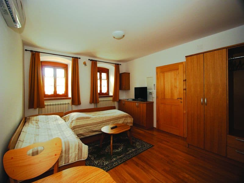 DOMAČIJA JANKOVI, APARTMAJI, IZPOSOJA KOLES VREMSKI BRITOF