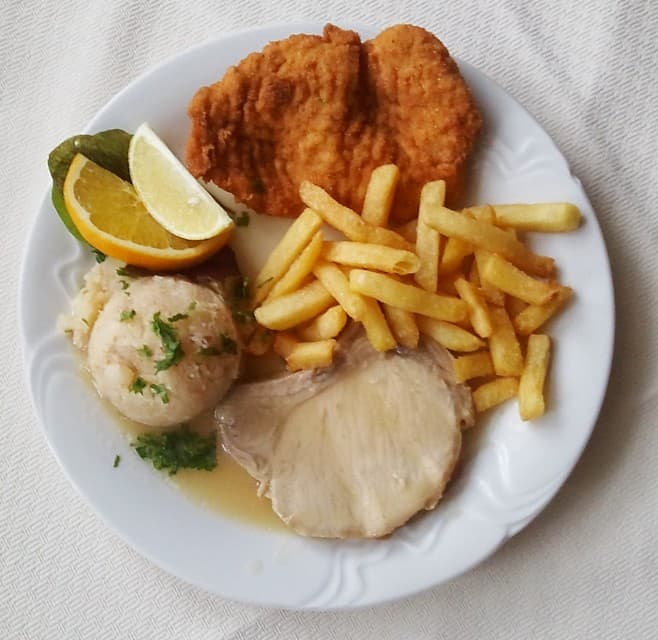 GOSTIŠČE ČEŠNAR, CERKLJE NA GORENJSKEM