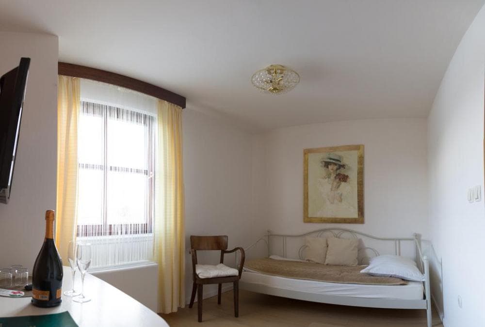 HOTEL IN RESTAVRACIJA SPLAVAR, BREŽICE