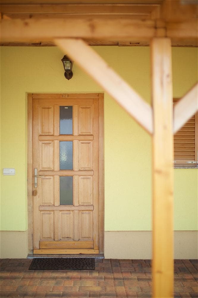 IZLETNIŠKO VINOGRADNIŠKA KMETIJA Z NASTANITVIJO LOVREC, DESTRNIK