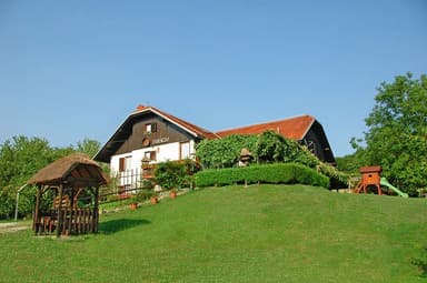 TURISTIČNA KMETIJA FERENCOVI PREKMURJE Prekmurska zgodba miru in doživetij