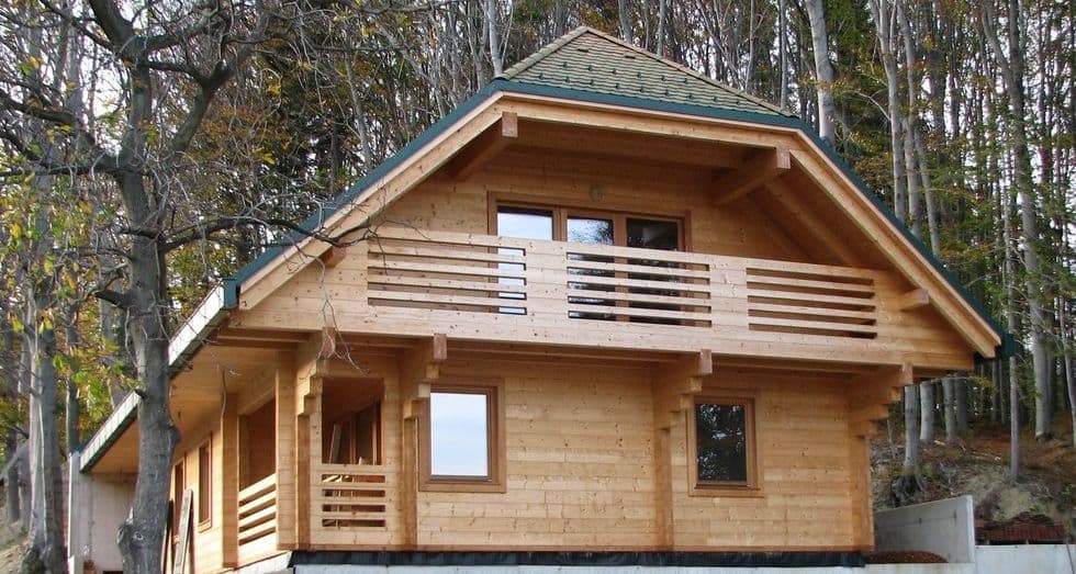 MANSARDNE IN PRITLIČNE MONTAŽNE HIŠE, BRUNARICE, ADAPTACIJE, MONTAŽNE HIŠE JAVUŠNIK, VUZENICA