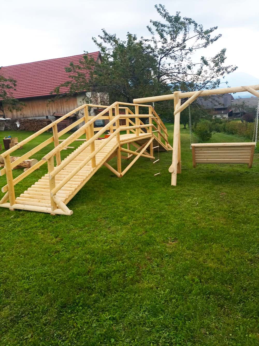 OKROGLICE, OKROGLO ŽAGAN LES, LESENI ŽLEBOVI, MASIVNE KLOPI, OTROŠKA ZUNANJA IGRALA