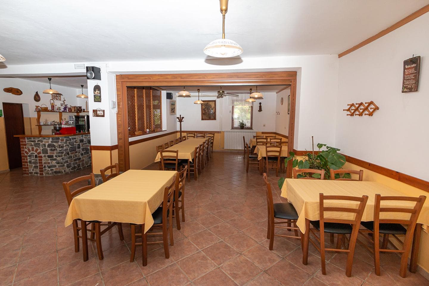 ROOMS AJDOVSCINA FOOD AND WINE-PENZION NA HRIBU VIPAVA