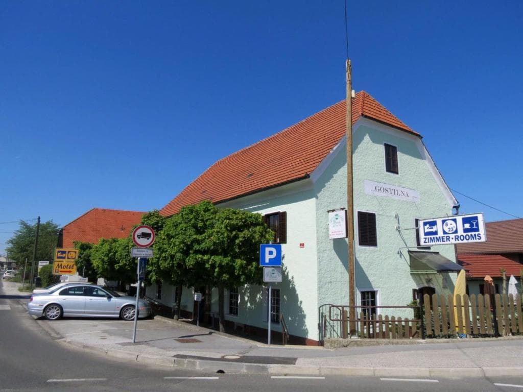 ROOMS NEAR AIRPORT MARIBOR RESTAURANT MOTEL DIVJAK