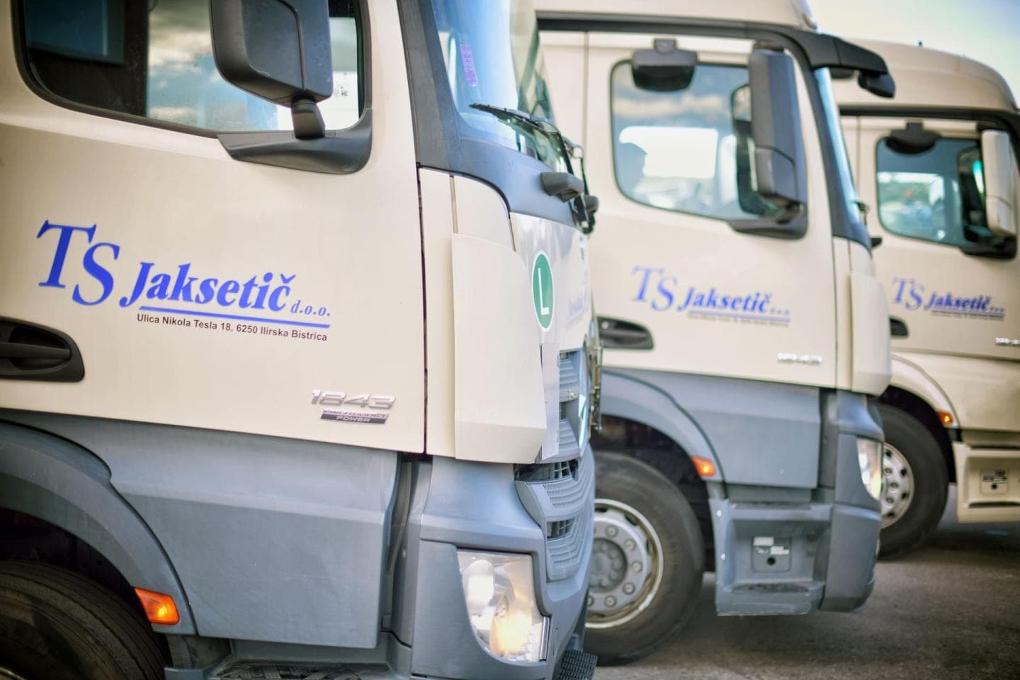 TS JAKSETIČ D.O.O. – VAŠ PARTNER ZA TRANSPORT, ADR-PREVOZE IN VISOKO KAKOVOSTEN SERVIS VOZIL