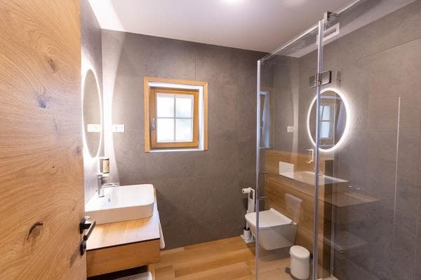 TURIZEM LOKA, APARTMAJI, SOBE, WELLNESS, ŠKOFJA LOKA