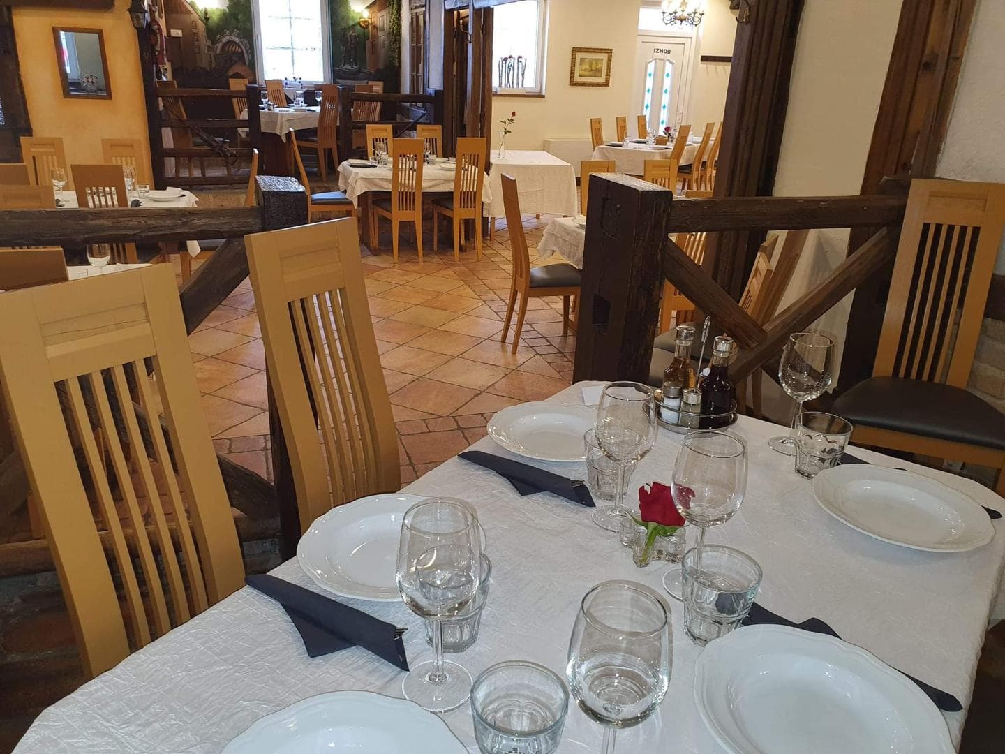 RESTAVRACIJA IN GALERIJA ZASAVSKI GURMAN, DOL PRI HRASTNIKU