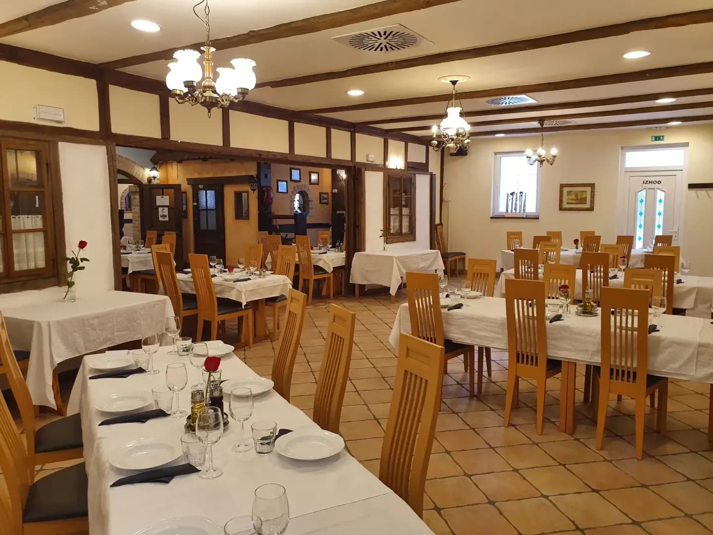 RESTAVRACIJA IN GALERIJA ZASAVSKI GURMAN, DOL PRI HRASTNIKU