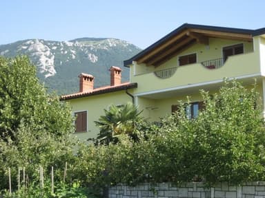 AVTO KAMP AJDOVŠČINA APARTMAJI PIKNIK PROSTOR
