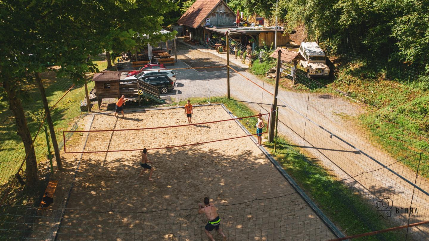 NAJEM PIKNIK PROSTORA STARI POD KOLPA