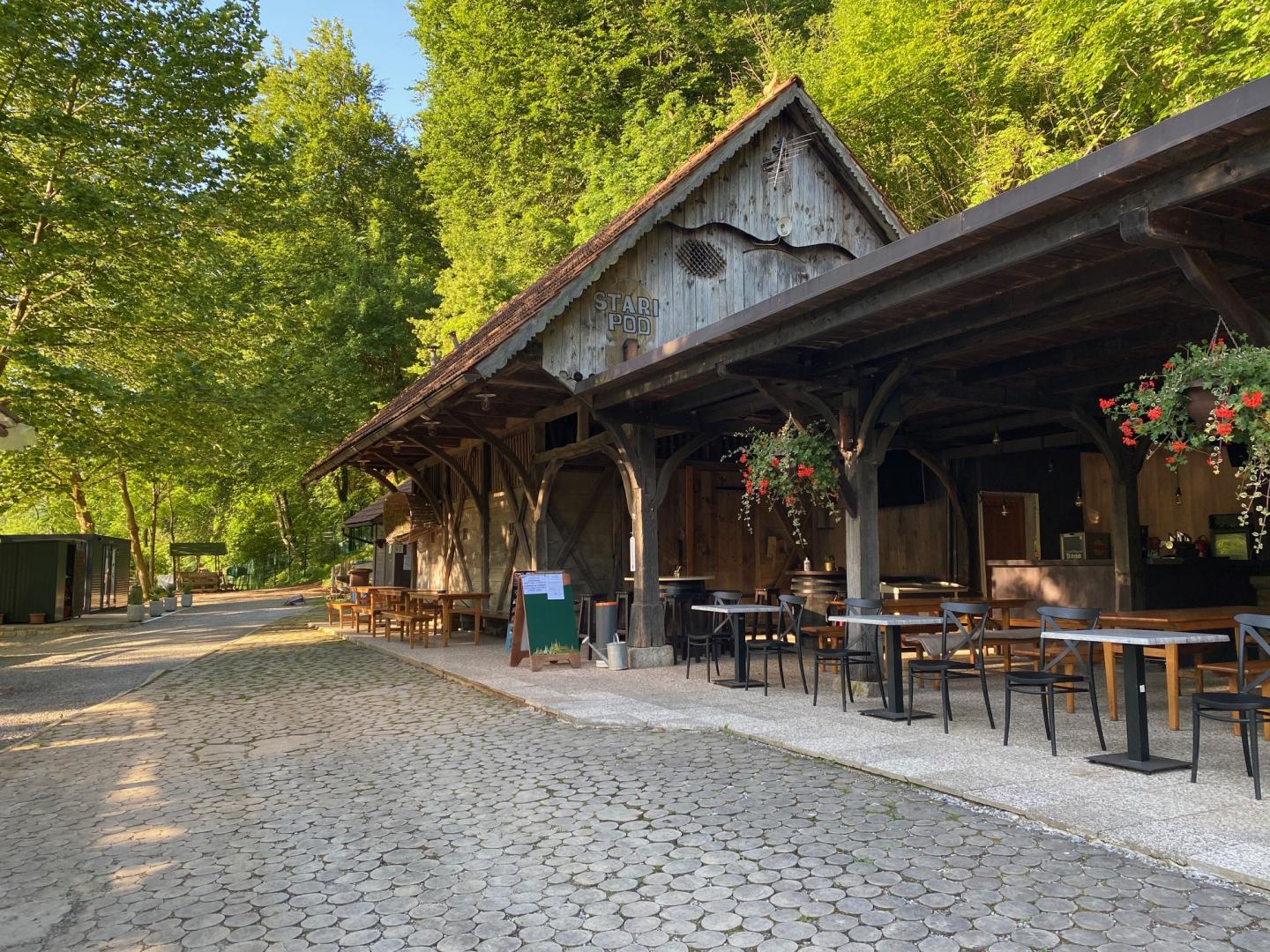 NAJEM PIKNIK PROSTORA STARI POD KOLPA