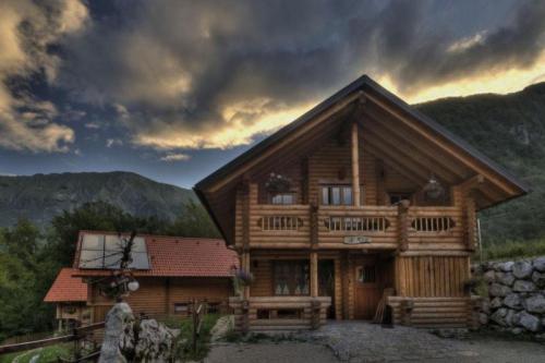 GLAMPING & CAMPING KOBARID 
