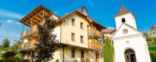 NOČITVE, SOBE Z ZAJTRKOM, APARTMAJI, ZASEBNA SPA RAZVAJANJA, TERMALNO KOPANJE, VILA AINA, LAŠKO