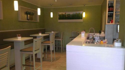 LOKAL PLAZA, ŠKOFLJICA