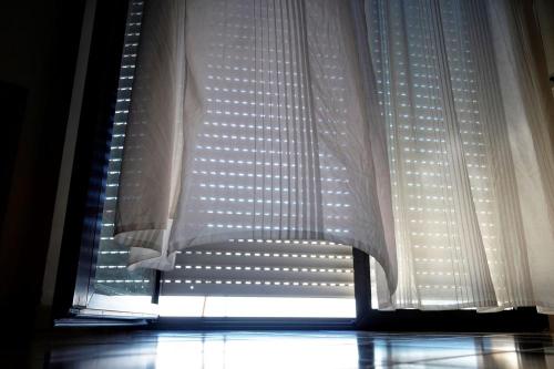 ROLETE KOMARNIKI PRODAJA MONTAŽA POPRAVILO