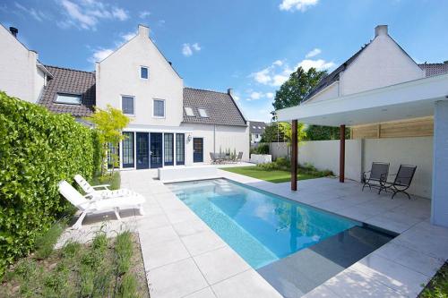 SESALEC ZA BAZEN OGREVANJE BAZENOV DEZINFEKCIJA BAZENOV VSA OPREMA ZA BAZENE