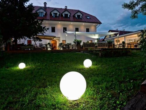 KAVARNA BED & BREAKFAST, DVOR TACEN, LJUBLJANA ŠMARTNO