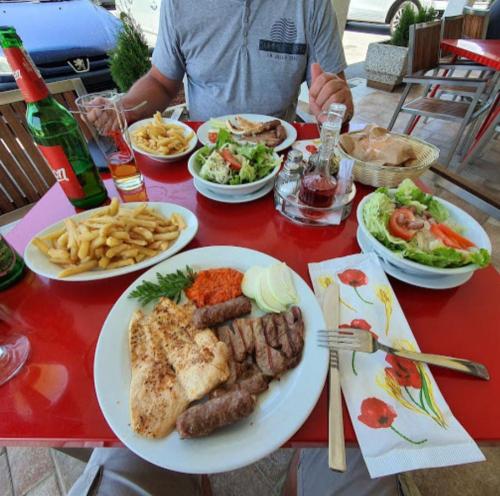 GOSTILNA SUŠELJ PIVKA SVEŽE MALICE IN KOSILA