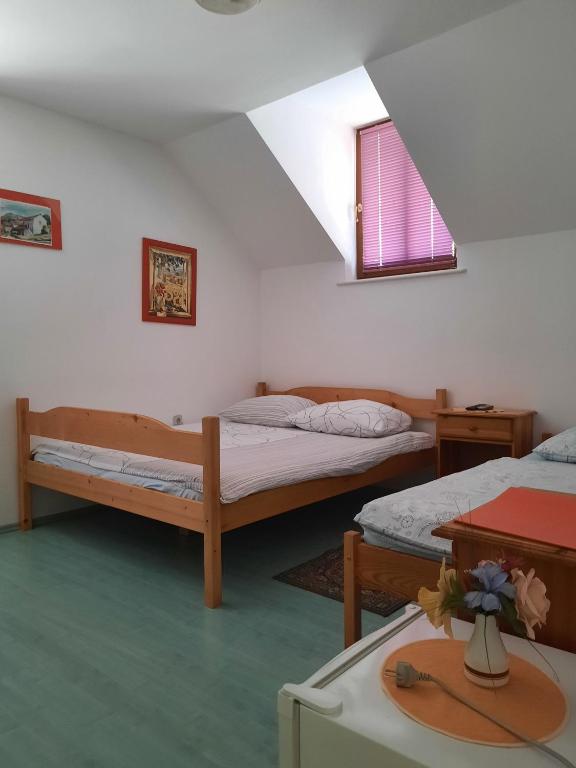 Sobe in apartmaji Čehovin, Postojna