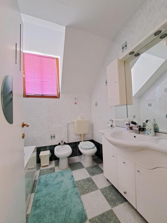 Sobe in apartmaji Čehovin, Postojna