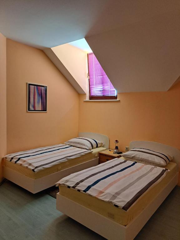 Sobe in apartmaji Čehovin, Postojna