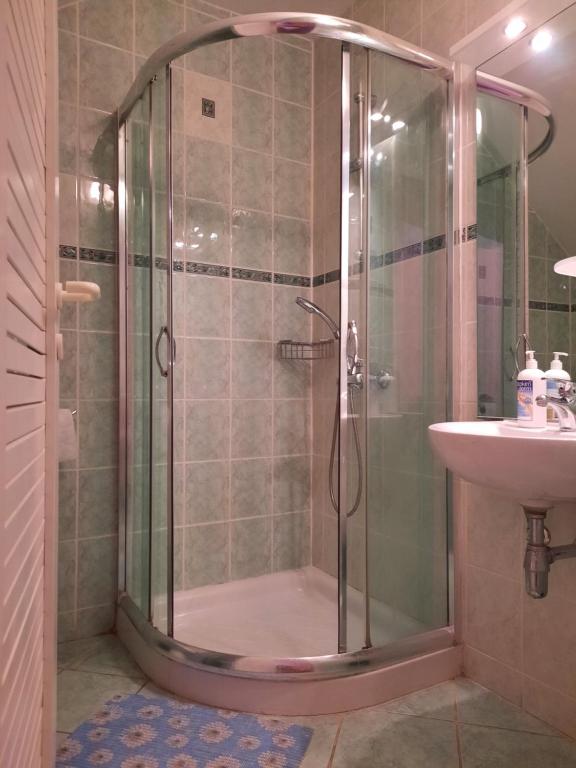 Sobe in apartmaji Čehovin, Postojna