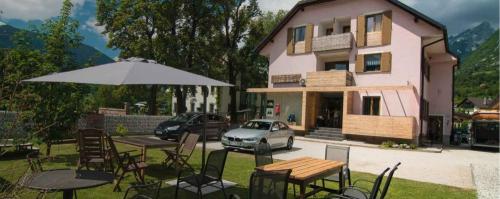 APARTMAJI BOVEC, ZIMSKE POČITNICE, SMUČARSKA ŠOLA, KARTE ZA SMUČANJE BOVEC