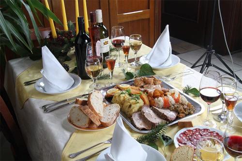 GOSTILNA BADOVINAC, SUHOR, JUGORJE PRI METLIKI