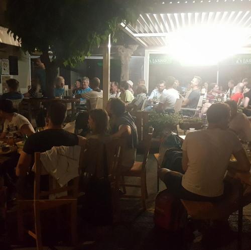 BANDER BAR, BAR V MESTU, LOKAL S KONCERTI, PRENOS ŠPORTA, ZAJTRKI, PRIGRIZKI - BANDER BAR, KOPER